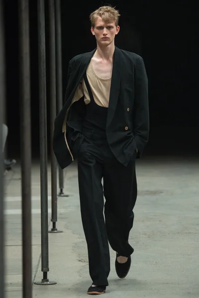 Look 9